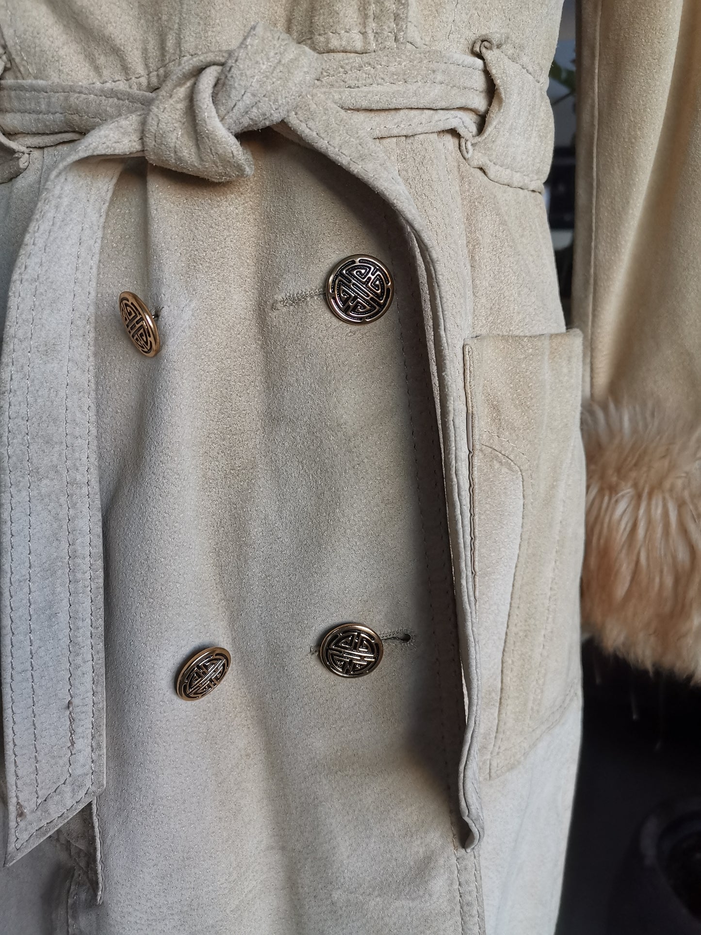 70's Glam massive lamb fur collar tan suede belted/wrap trimmed double breasted Coat sz Small/Med