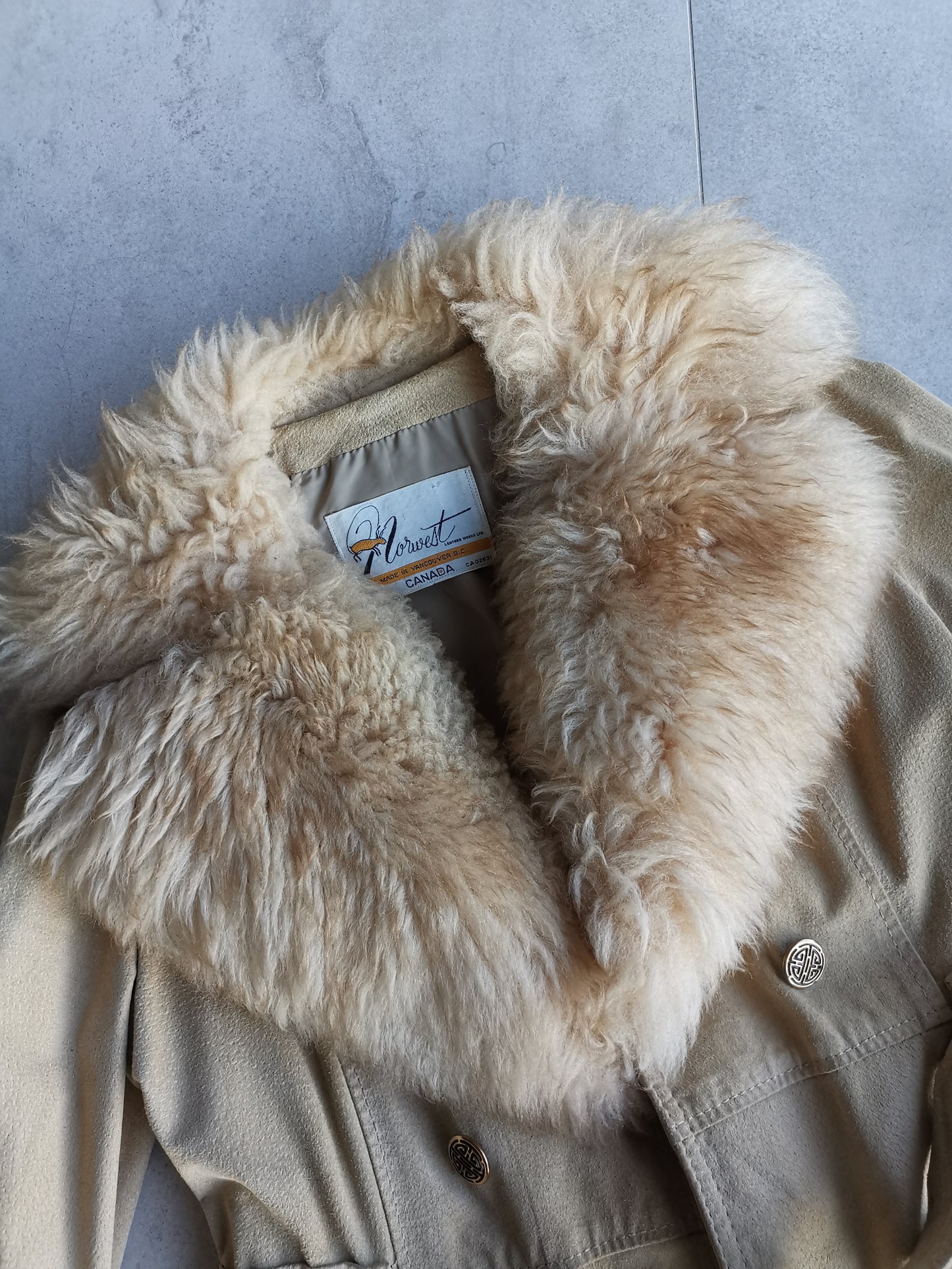 70's Glam massive lamb fur collar tan suede belted/wrap trimmed double breasted Coat sz Small/Med