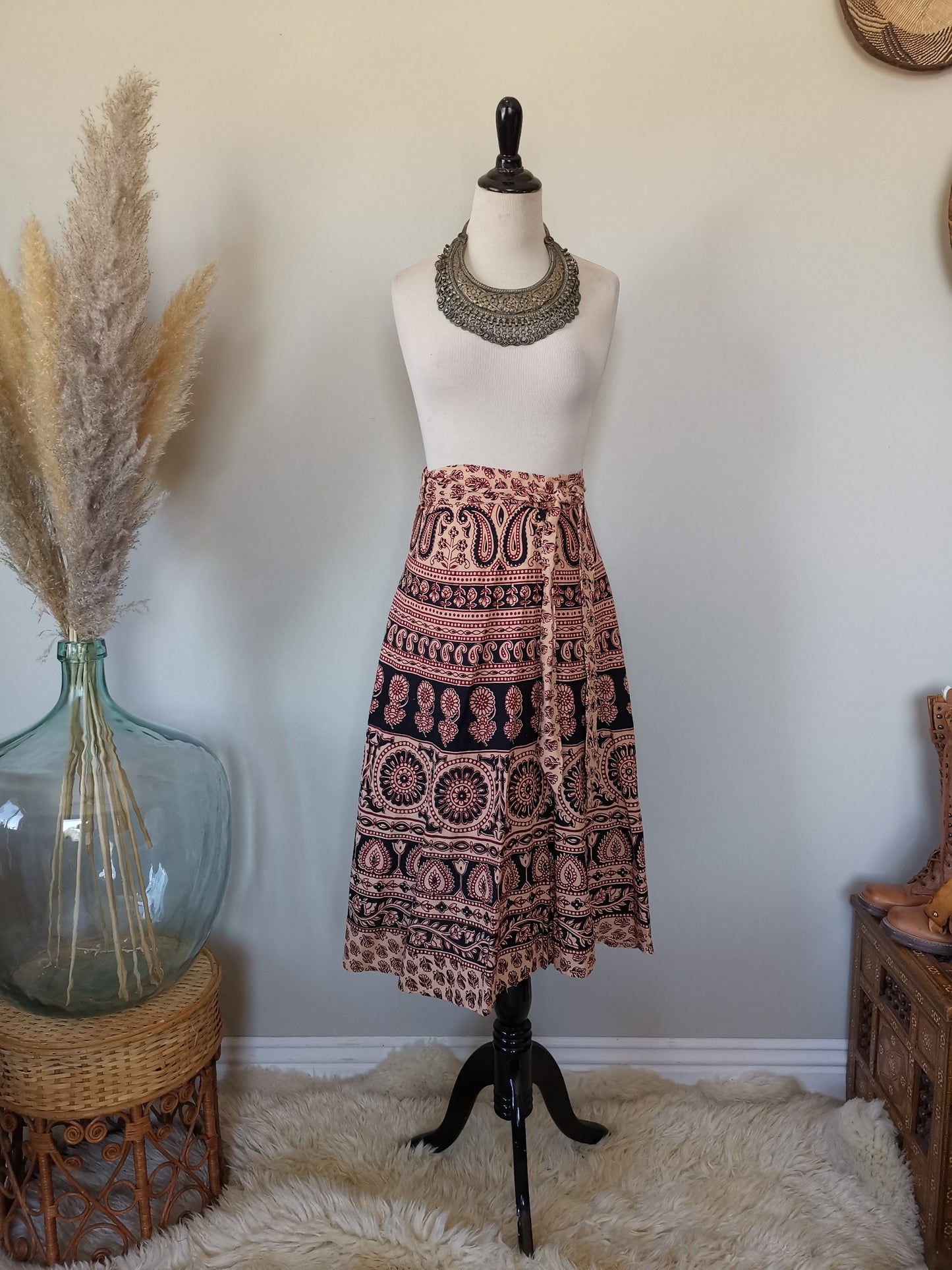 Beautiful Pakistani Paisley flowers/burgundy/black/tan Block print wrap around midi cotton skirt from the 70's 80's S/M/L