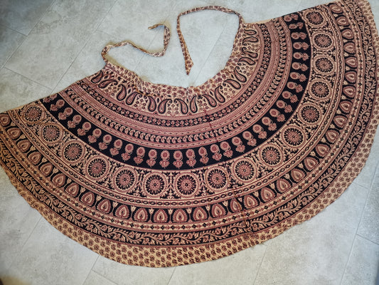 Beautiful Pakistani Paisley flowers/burgundy/black/tan Block print wrap around midi cotton skirt from the 70's 80's S/M/L