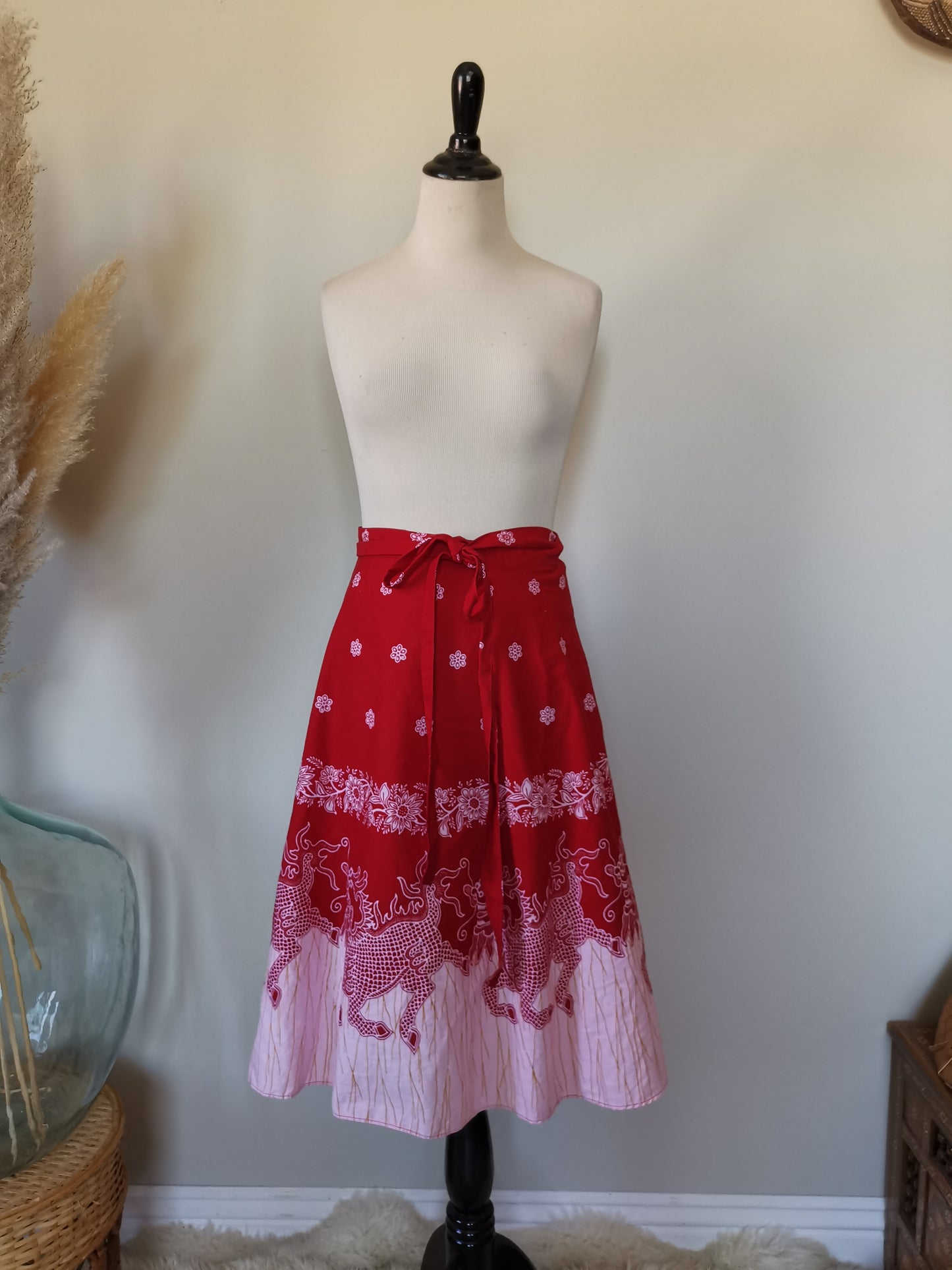 90's Beautiful flowers/foo dog pink/red Block print wrap around midi cotton skirt S/M