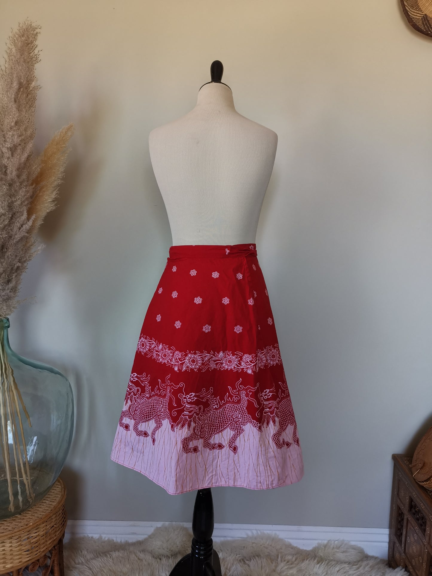 90's Beautiful flowers/foo dog pink/red Block print wrap around midi cotton skirt S/M
