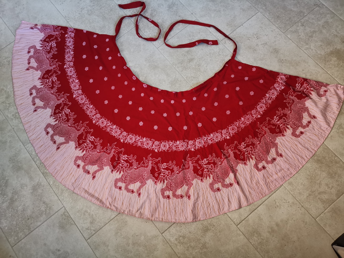 90's Beautiful flowers/foo dog pink/red Block print wrap around midi cotton skirt S/M